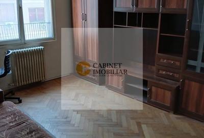 Apartament cu 3 camere semidecomandat în Kogălniceanu