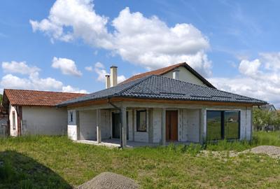 Casă individuală cu 2 camere cu Teren 600 Mp în Solovăstru - 1