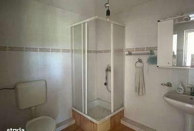Casă cu 4 camere cu Teren 1200 Mp în Central