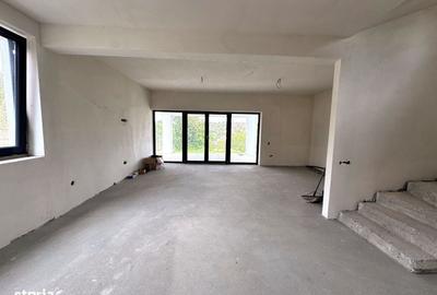 Casă cu 4 camere în Feleacu