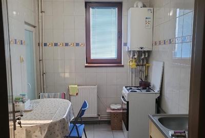 Apartament cu 2 camere decomandat în Titan