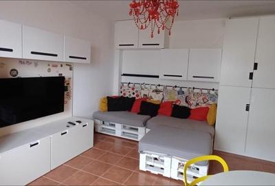 Apartament cu 2 camere decomandat în Cățelu