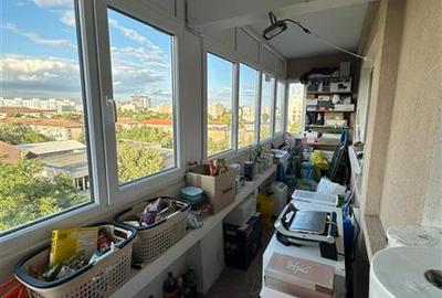 Apartament cu 3 camere semidecomandat, mobilat în Circumvalațiunii - 8
