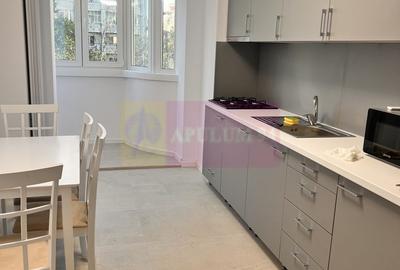 Apartament cu 3 camere decomandat, mobilat în Decebal