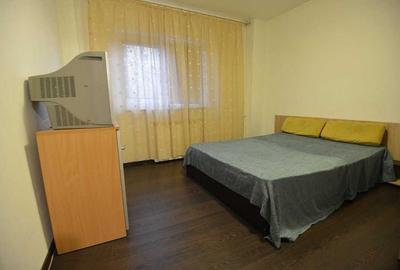 Apartament cu 2 camere decomandat în Complex Studențesc