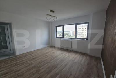 Apartament cu 3 camere semidecomandat în Podu Roș