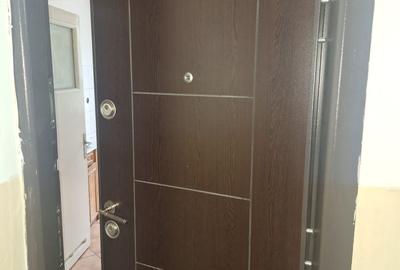 Apartament cu 3 camere decomandat în Craiovei - 5