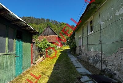 Casă cu 2 camere cu Teren 1842 Mp în Homorod
