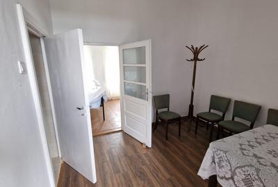 Casă cu 8 camere cu Teren 3651 Mp în Giulvăz