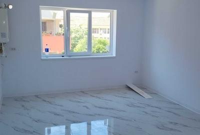 Apartament cu 3 camere în Central - 1