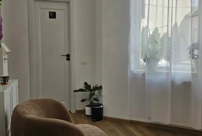 Casă individuală cu 5 camere cu Canalizare în Cetate