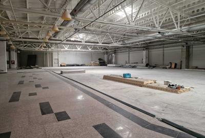 Spațiu comercial, de 1,200 mp, în Central