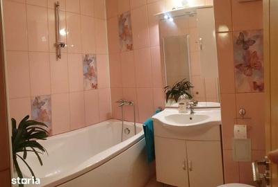 Apartament cu 3 camere în Mărăști