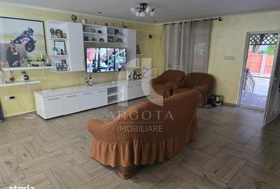 Casă cu 4 camere în Ogrăzile