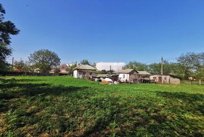 Casă cu 4 camere cu Teren 2088 Mp în Topraisar