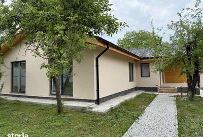 Casă cu 4 camere cu Teren 1017 Mp în Central - 2