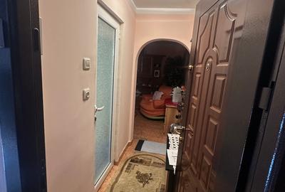 Apartament cu 2 camere semidecomandat, mobilat în Gheorghe Lazăr