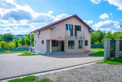 Casă individuală cu 6 camere cu Teren 2082 Mp în Tudor Vladimirescu (Avrămeni)