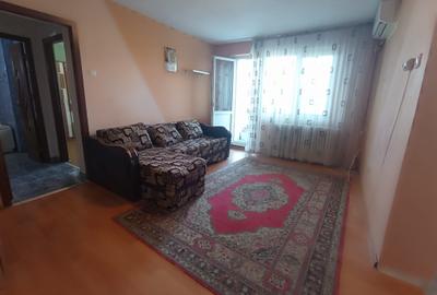 Apartament cu 2 camere semidecomandat în Podu Roș