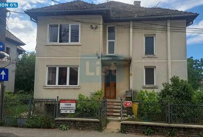 Casă individuală cu 5 camere cu Canalizare în Valea Roșie