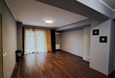 Apartament cu 3 camere decomandat, mobilat în Herăstrău