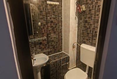 Apartament cu 3 camere decomandat în Micro 16