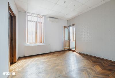 Casă cu Teren 385 Mp în Peninsula