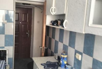 Apartament cu 3 camere semidecomandat în Central - 2