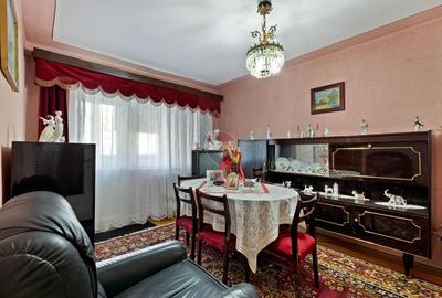 Apartament cu 4 camere semidecomandat, mobilat în Aurel Vlaicu