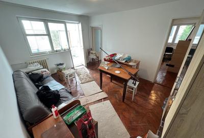 Apartament cu 3 camere semidecomandat, mobilat în I. C. Brătianu