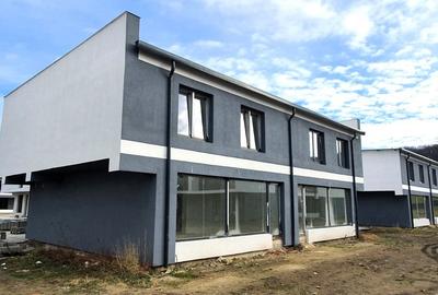Casă cu 4 camere cu Canalizare în Rășinari - 2