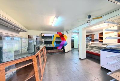 Spațiu comercial, de 101 mp, în Noua - 4