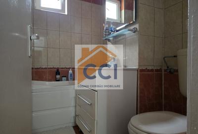 Apartament cu 3 camere decomandat în Central - 2