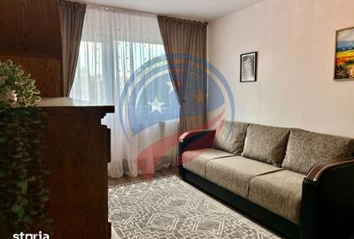 Apartament cu 3 camere semidecomandat în Sărari - 1