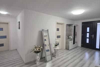Apartament cu 4 camere decomandat, mobilat în Central - 10