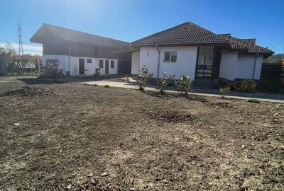 Casă cu 3 camere cu Teren 700 Mp în Copăcelu