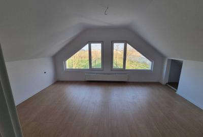 Casă cu 3 camere cu Teren 200 Mp în Lumina - 1