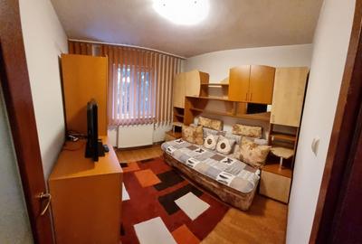 Casă cu 2 camere decomandat în Noua