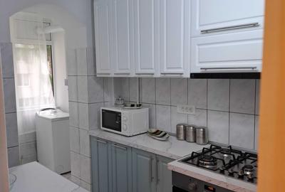 Apartament cu 3 camere decomandat în Șcheia