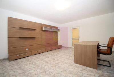 Apartament cu 3 camere decomandat în Decebal