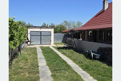 Casă cu 4 camere cu Teren 1522 Mp în Șimand - 1