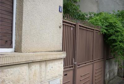 Casă cu 4 camere în Semicentral - 1