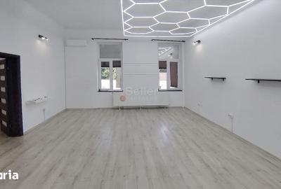 Apartament cu 5 camere decomandat în Centrul Istoric