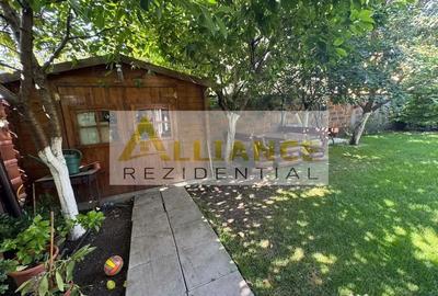 Casă cu 7 camere cu Teren 400 Mp în Central