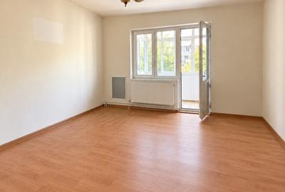 Apartament cu 2 camere semidecomandat în Craiovița Nouă