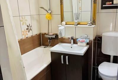 Apartament cu 4 camere decomandat în Central