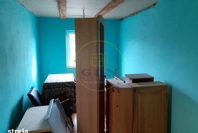 Casă cu 4 camere cu Teren 2750 Mp în Văleni