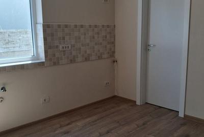 Casă cu 4 camere în Moșnița Nouă