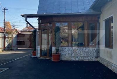 Casă cu 8 camere cu Teren 1676 Mp în Pictor Rosenthal - 1