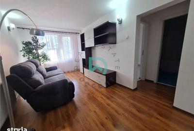 Apartament cu 3 camere semidecomandat în Triaj